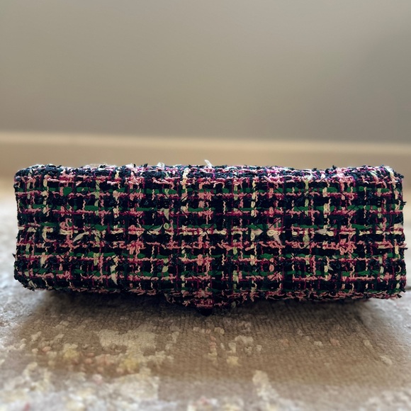 NEW Chanel medium 2.55 Tweed 2019P - Picture 6 of 8